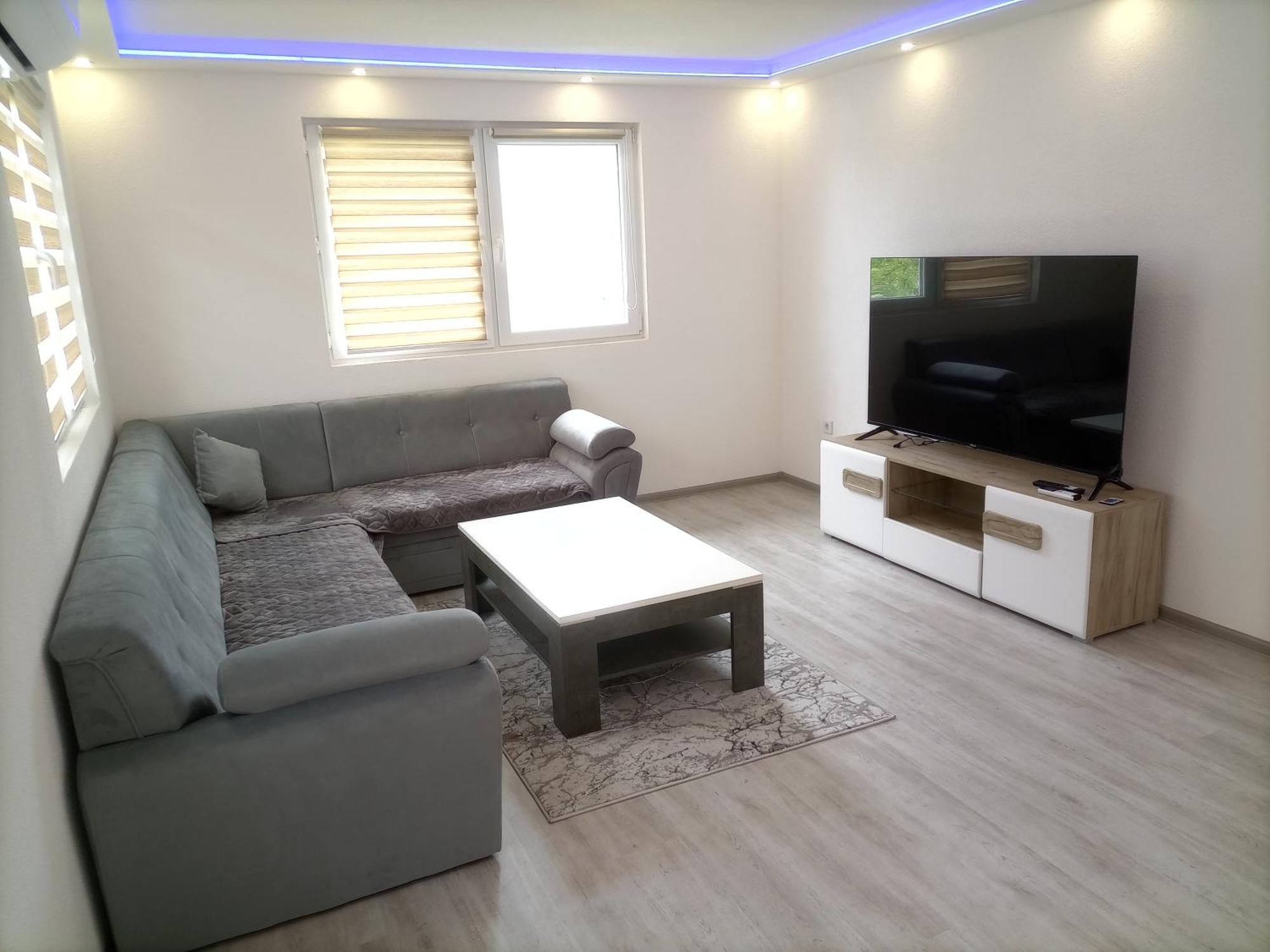 Nea Ilidza Villa *